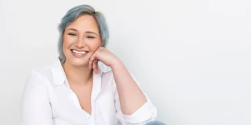 A 27-year-old woman with extreme cramping lied about having a common colon cancer symptom to get screened sooner. She was later diagnosed at stage 4.