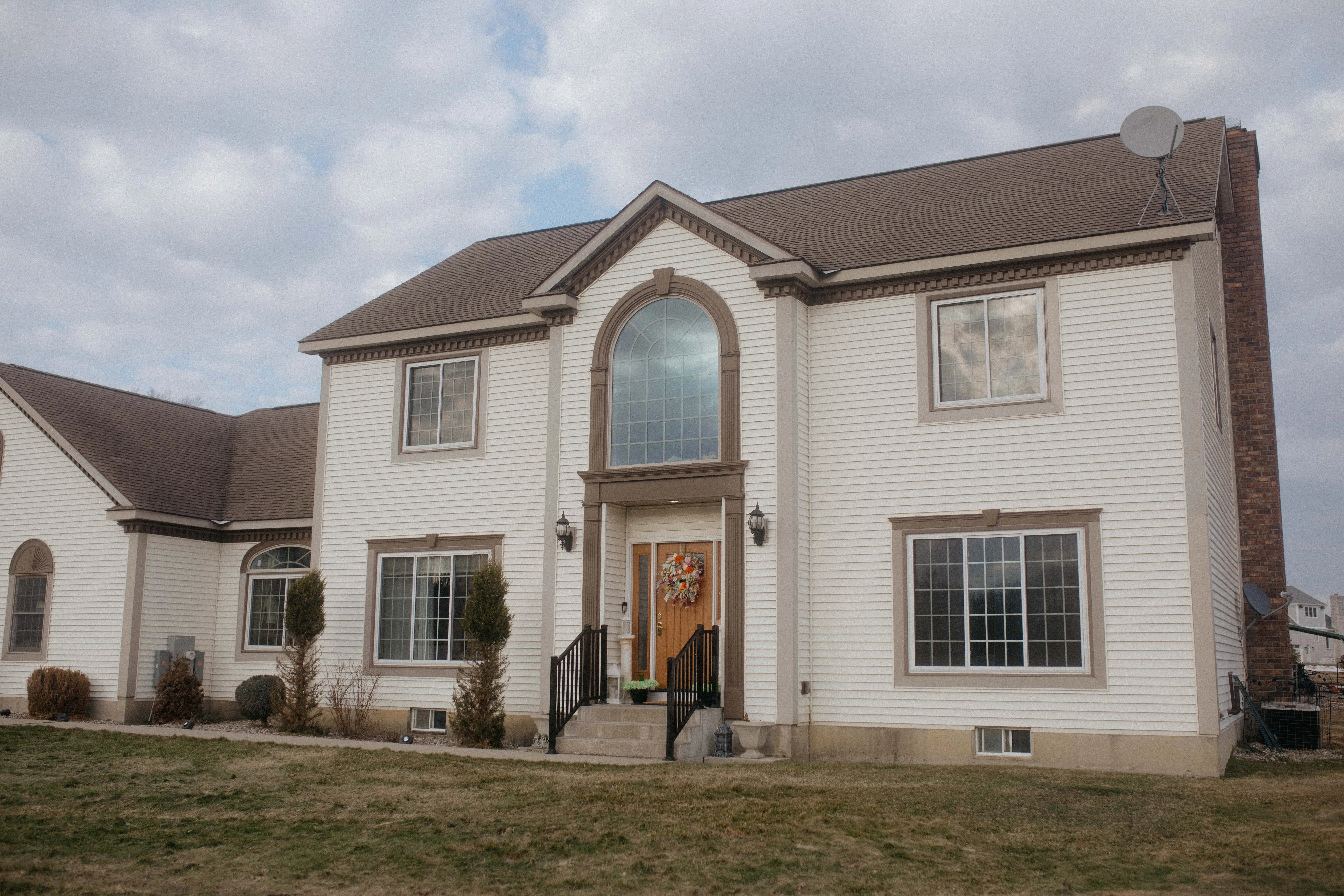 exterior of Jene Sena's home