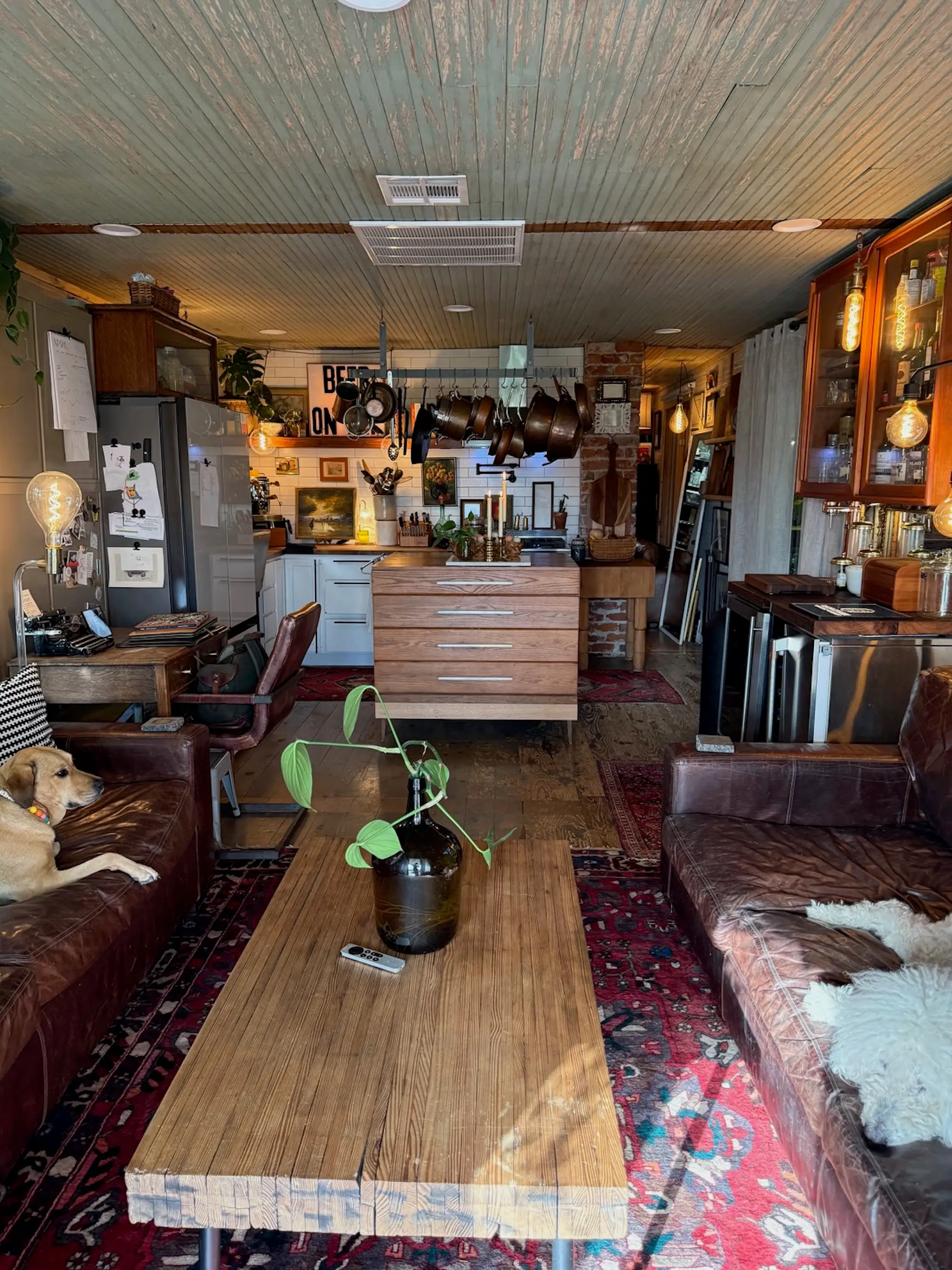 An open concept living room and kitchen.
