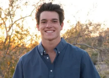 A study says moving back in with your parents can hurt your homebuying odds. This 24-year-old is ready to defy them.