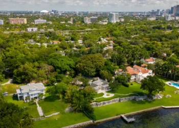 Tech billionaires are flocking to this former bohemian enclave in Miami. See what life is like inside Coconut Grove.