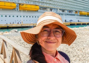 8 things I learned when I sailed solo on my first cruise, from how to meet people to having to pay a ‘single supplement’