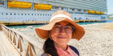 8 things I learned when I sailed solo on my first cruise, from how to meet people to having to pay a ‘single supplement’
