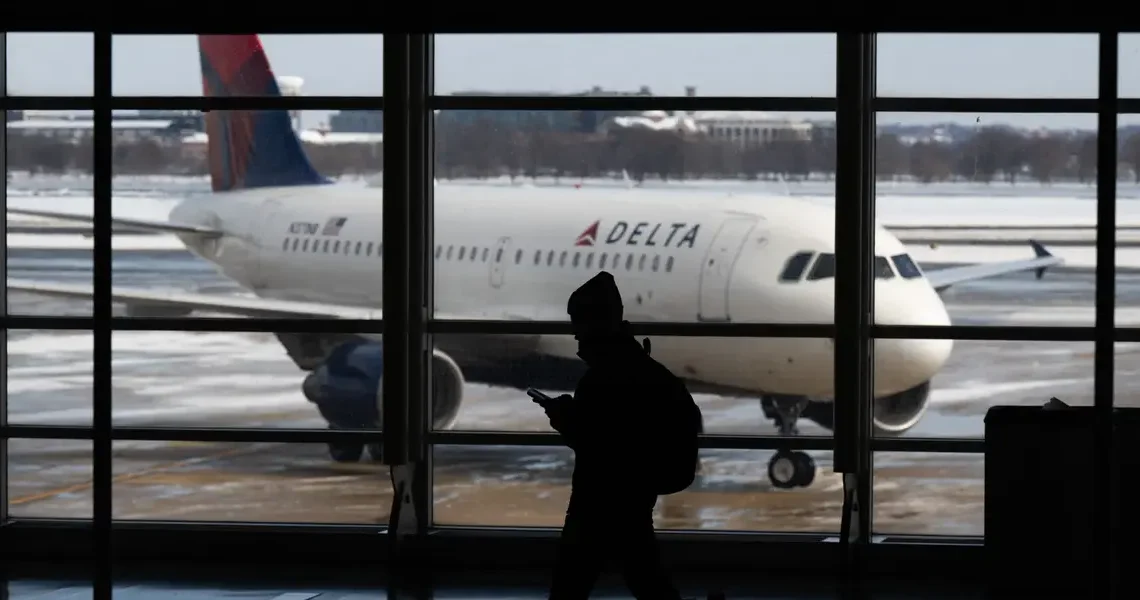 Delta is canceling hundreds of flights due to crew and scheduling challenges, an internal memo shows