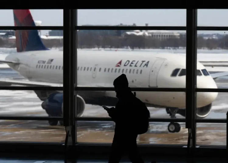 Delta is canceling hundreds of flights due to crew and scheduling challenges, an internal memo shows