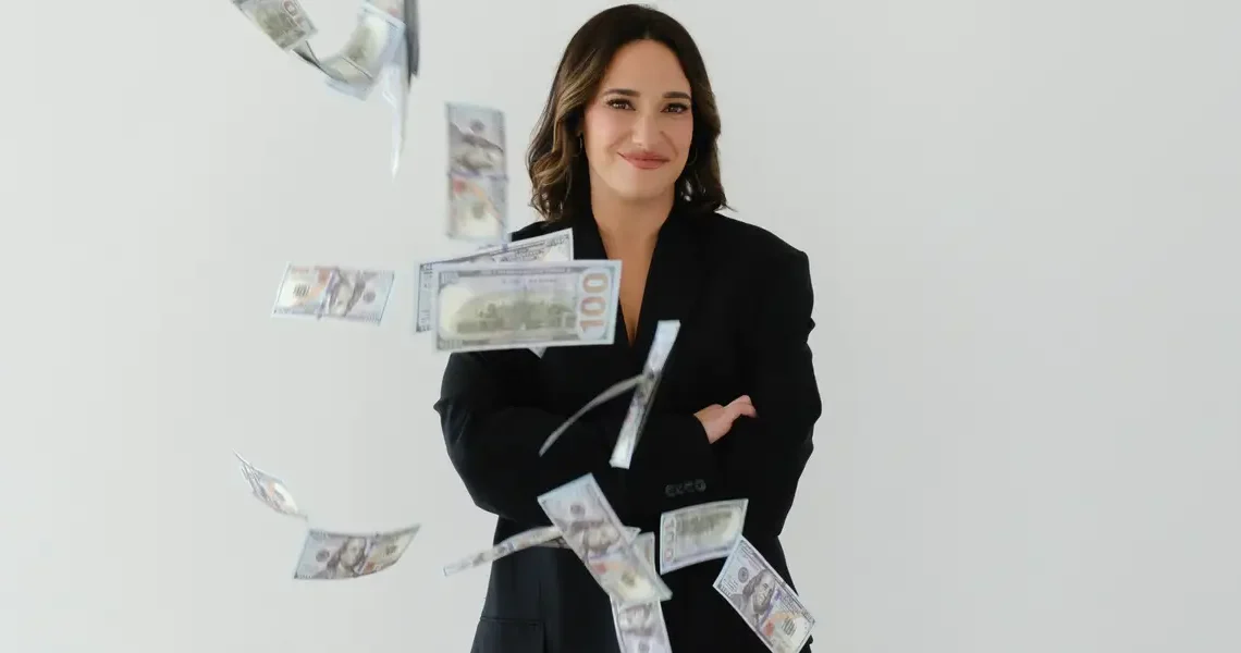 I racked up $20,000 in debt before 25. When I finally told my fiancé, his reaction shocked me.
