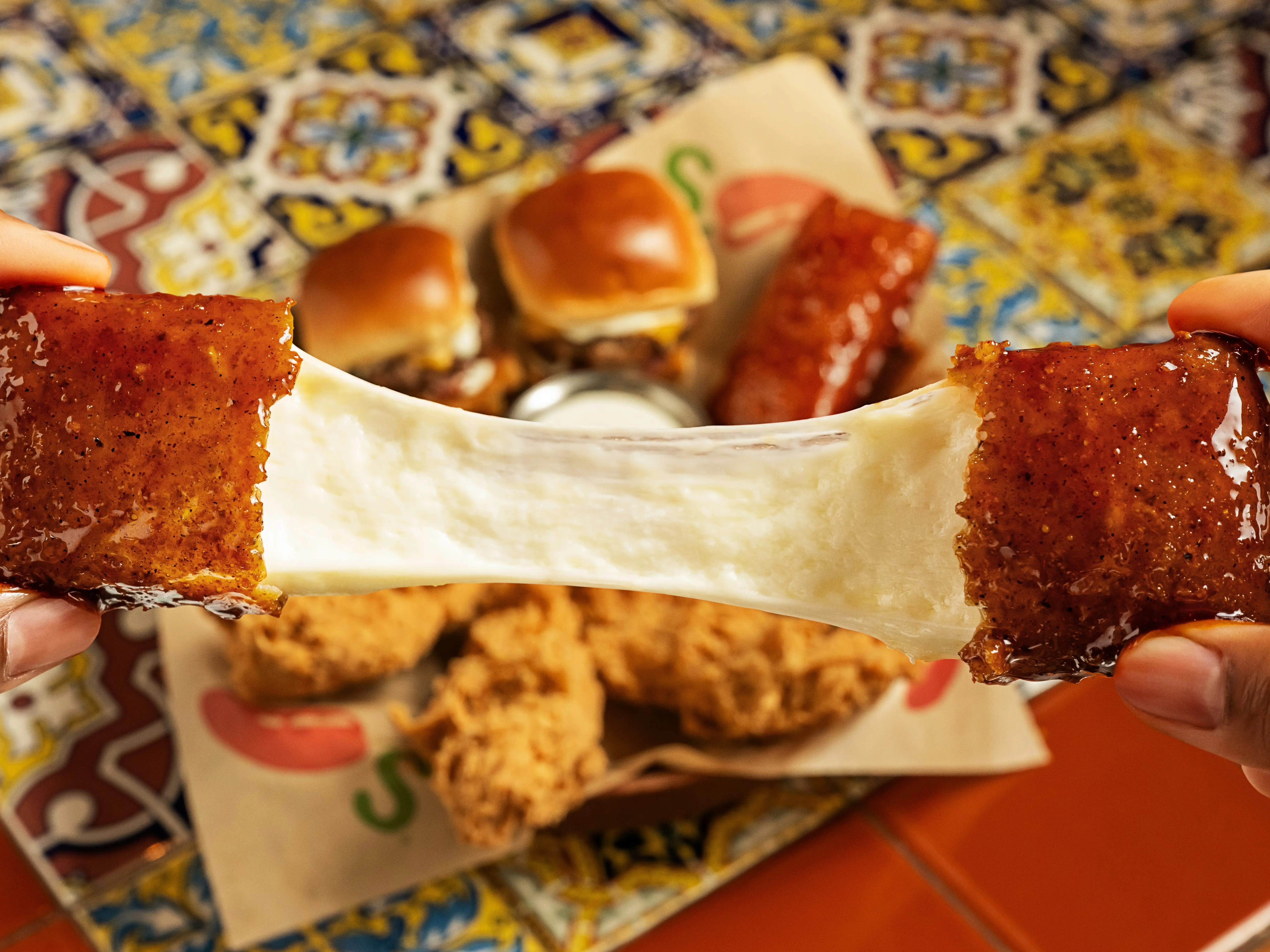 chilis mozzarella cheese pull triple dipper