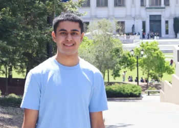 I started building apps in high school. A cold email to a Stanford professor changed my life.