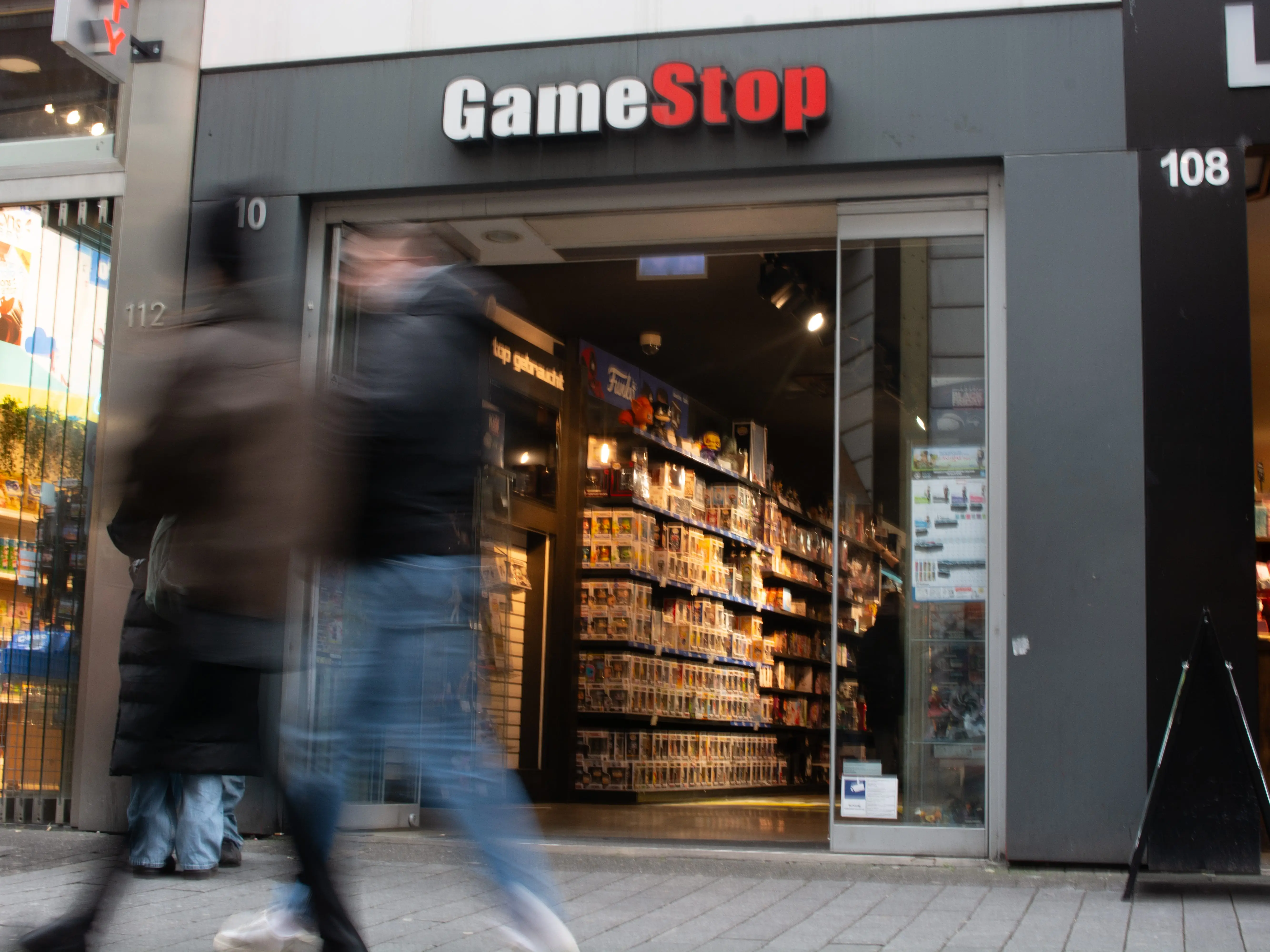 A GameStop retail front