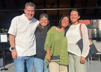 I quit my corporate job and moved back in with my parents. It didn’t feel like a step back — it made me more confident.