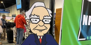 I flew 4,400 miles to Warren Buffett’s big bash. Even after retiring, he’s still the main attraction, and his legacy will live on.