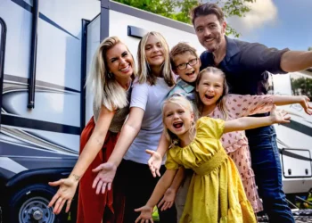 A family of 6 decided to live in an RV full-time after a health scare prompted them to live without regrets