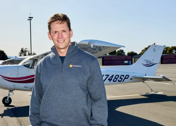 I’m the CEO of Headspace and a former Navy pilot. Here’s a day in my life, from battling sleep issues to flying a plane.