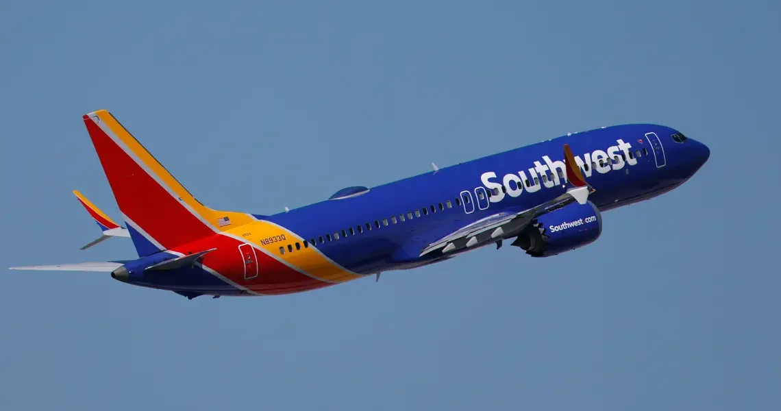 A cross-country Southwest flight’s windshield cracked at 37,000 feet and forced a diversion