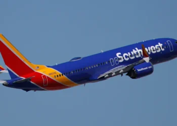 A cross-country Southwest flight’s windshield cracked at 37,000 feet and forced a diversion