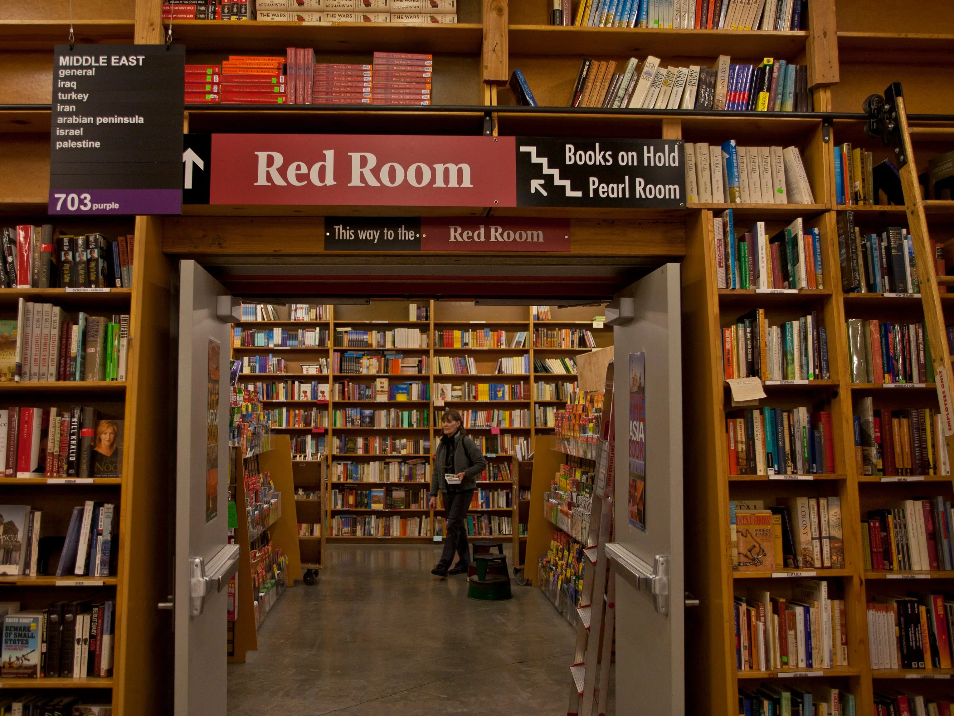 A sign directing patrons to the 