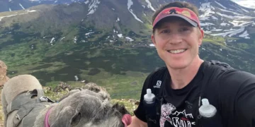 A busy cardiologist and father of 3 shares his 4 simple habits for good heart health