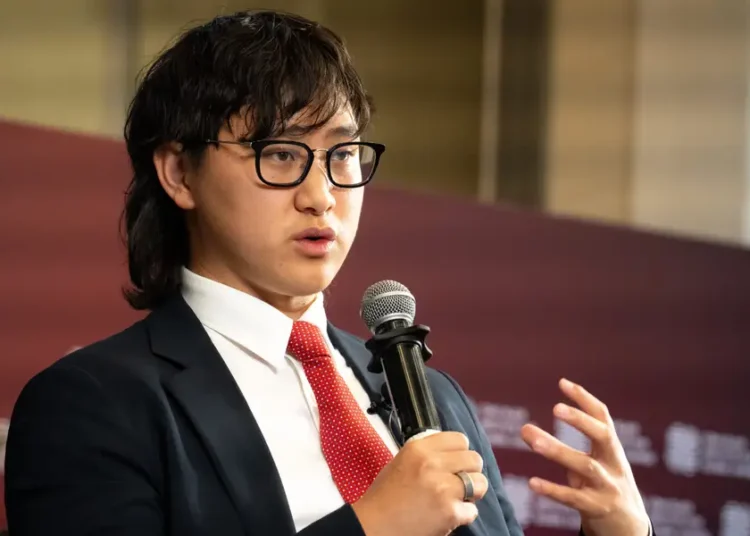 Alexandr Wang wants AI’s feuding leaders to take a chill pill