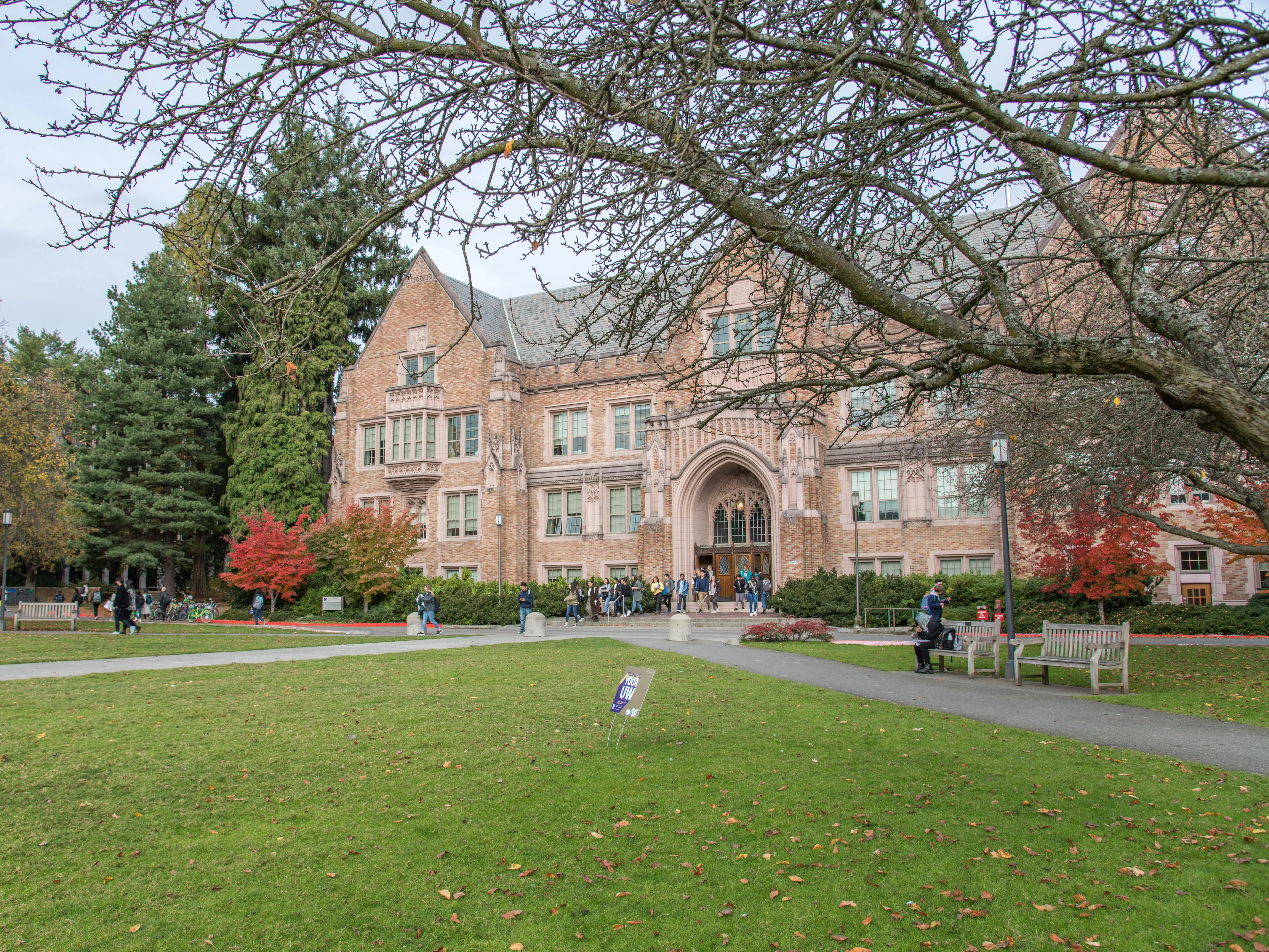 Seattle, Washington: October 24, 2019: The University of Washington campus in the city of Seattle. There are 46,166 students enrolled at the University of Washington.