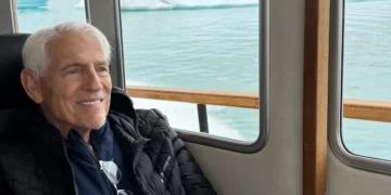I’ve traveled the world with my 83-year-old dad. Here are 4 things I wish I’d known about traveling with an older relative.