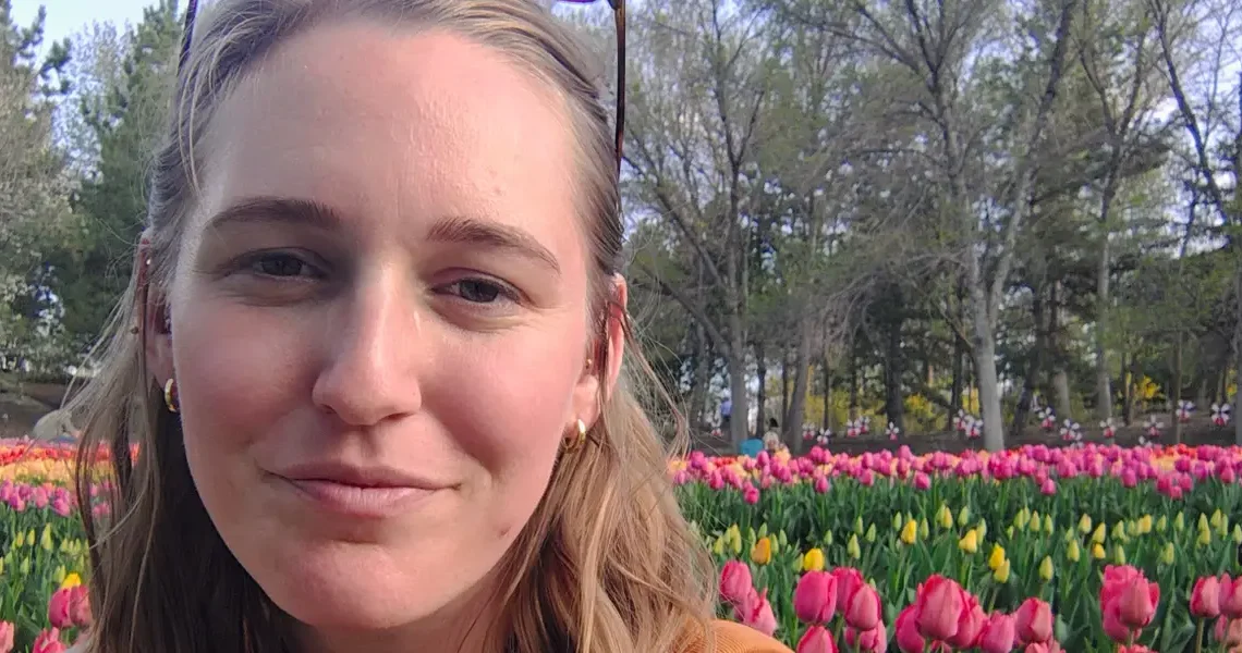 I went $141,000 into debt after becoming a stay-at-home mom. These side hustles are helping me pay it off before I turn 30.