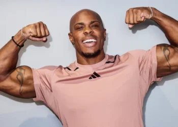 A strength training expert, who runs the ‘hardest workout in NYC,’ shares 3 habits to build muscle without working out on weekends