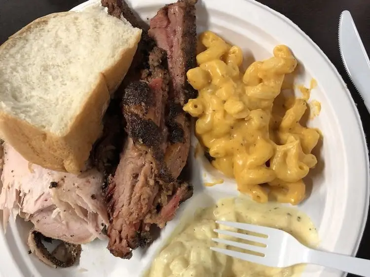 J.R.'s Rhodehouse BBQ PIT