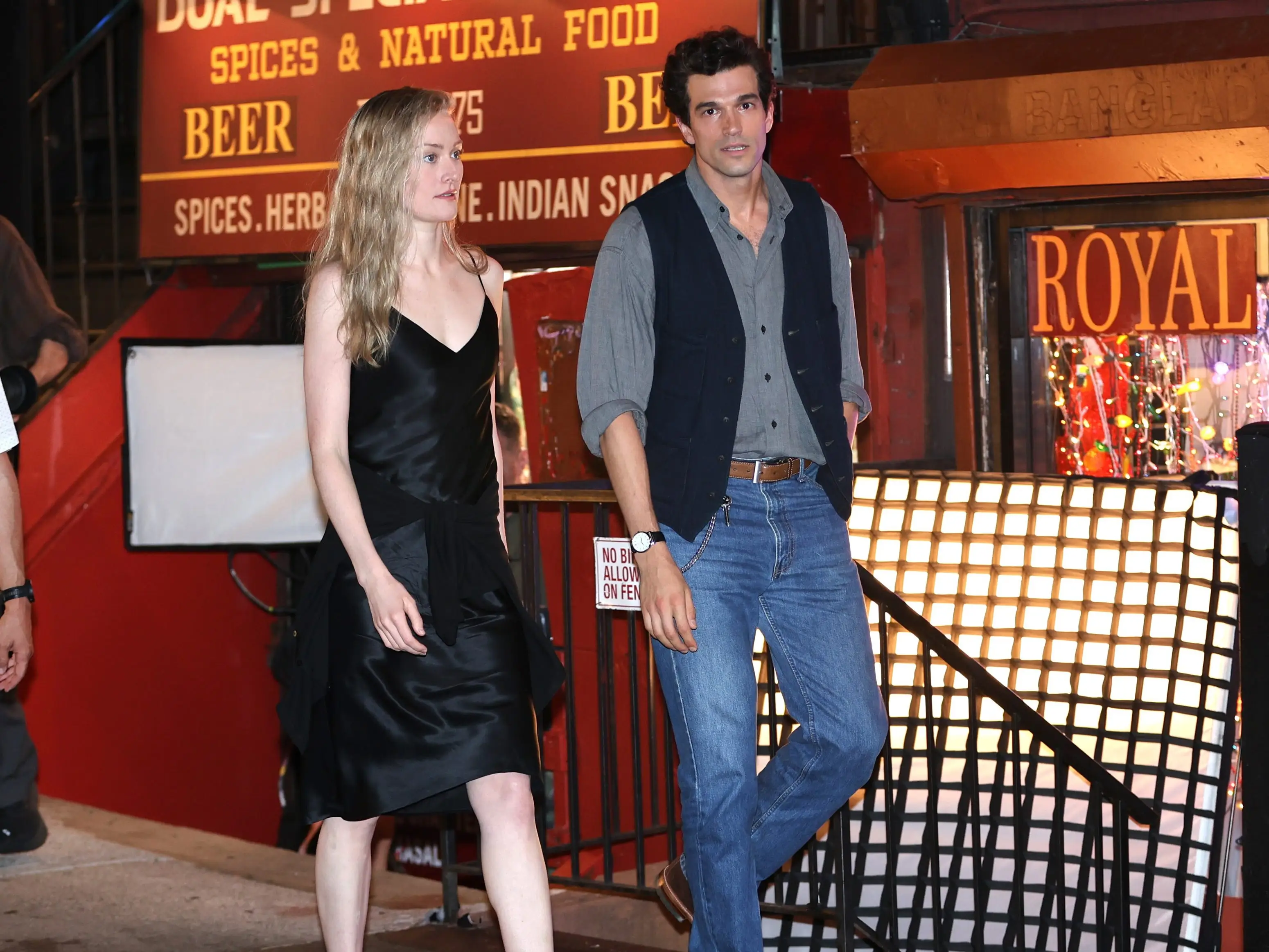 NEW YORK, NY - JUNE 18: Sarah Pidgeon and Paul Kelly as JFK Jr and Carolyn Bessette are seen on the set of Ryan Murphy's 