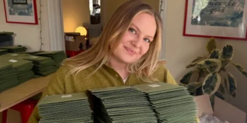 Gen Z are paying strangers around the world to send them handmade mail