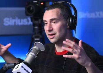 Jack Antonoff tells people who are making AI art to ‘drive right off that cliff’
