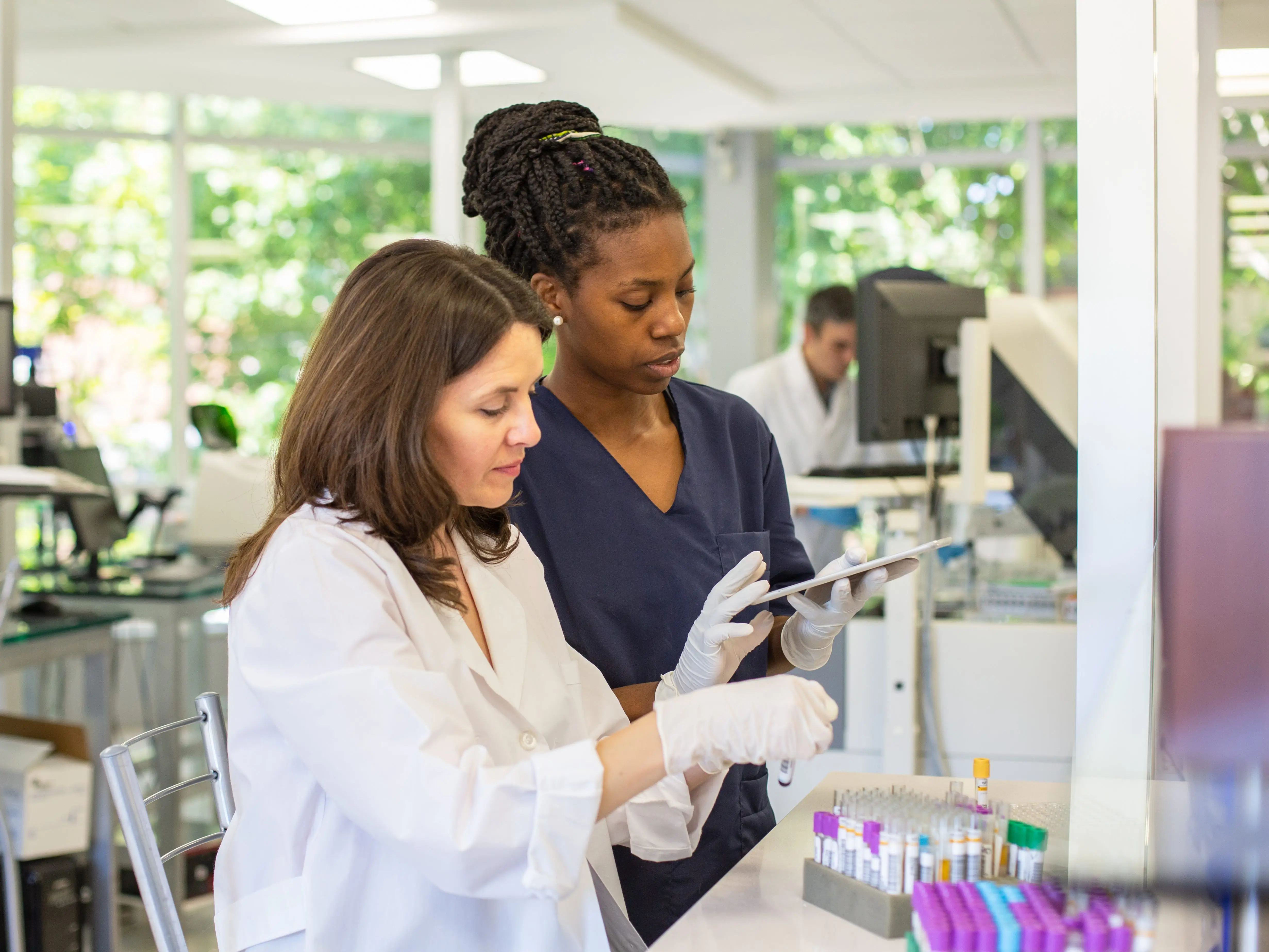 Pathologist and technician