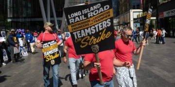 LIRR is set to resume service at midday after cutting a deal to end the strike