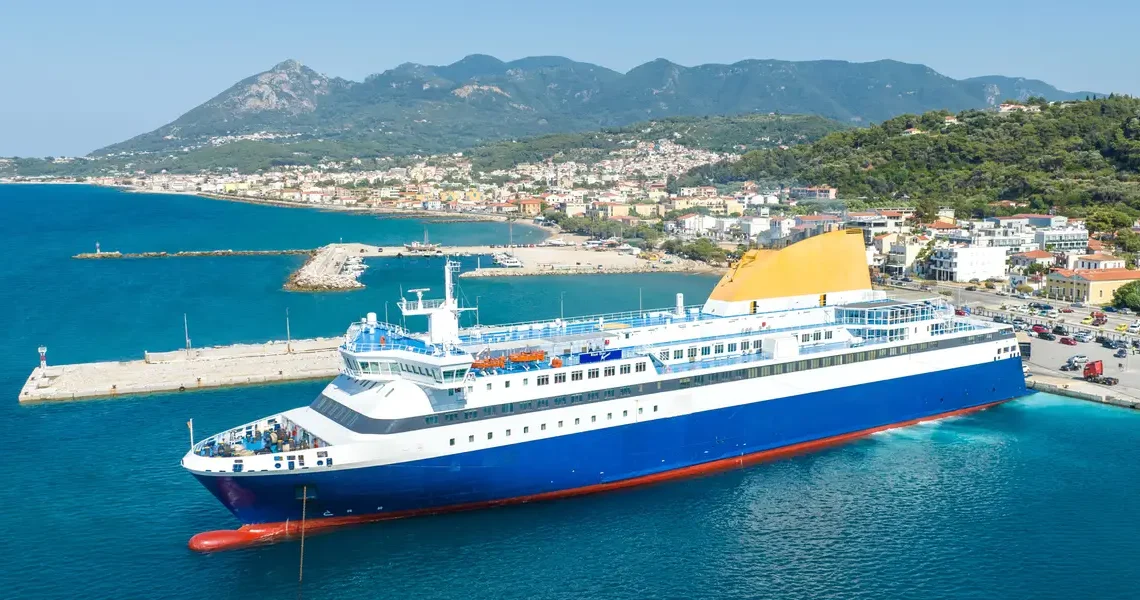 I’m a travel planner who’s been on over 26 cruises. Here are 10 things I always pack and 2 I never bring