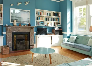 I’m an interior designer. Here are 7 things that should never be in your living room.