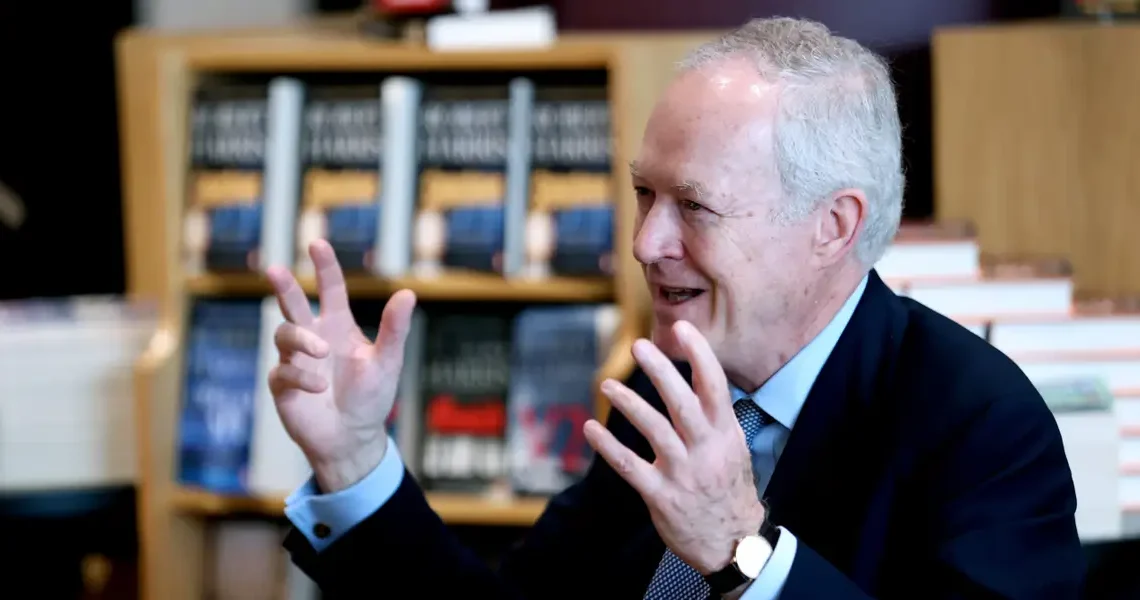 Barnes & Noble CEO is fine with stocking AI-written books — if they’re labeled. The internet had thoughts.