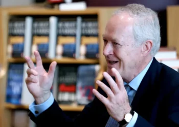 Barnes & Noble CEO is fine with stocking AI-written books — if they’re labeled. The internet had thoughts.
