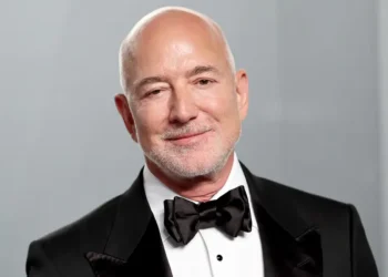 Jeff Bezos’ beard just went prime time