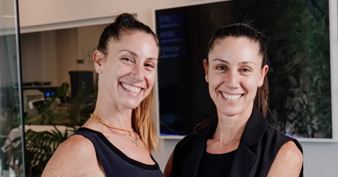 These triathlete twins manage their metabolism differently. Here are their top 3 tips for burning fat and boosting energy.