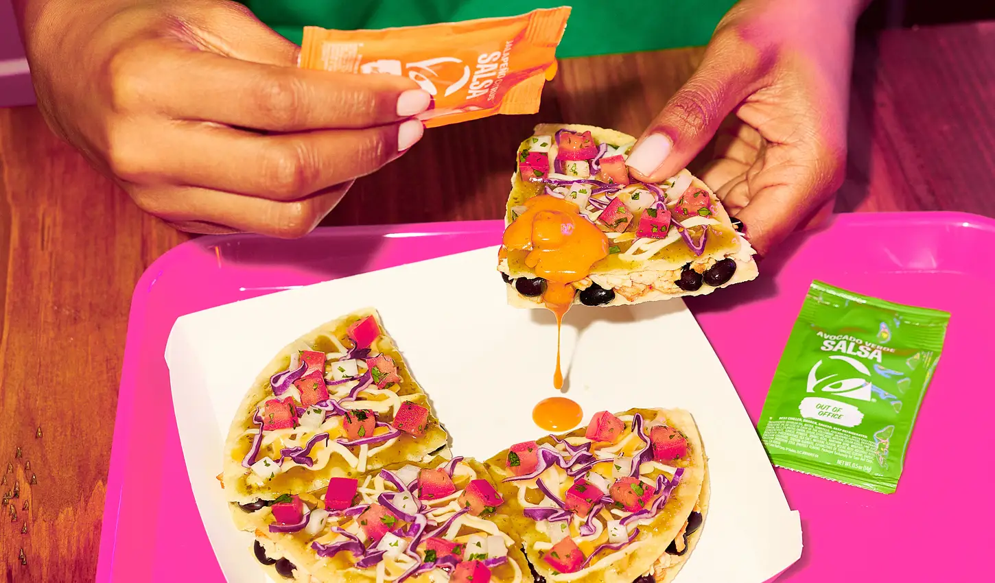 Taco Bell Cantina Chicken Mexican Pizza