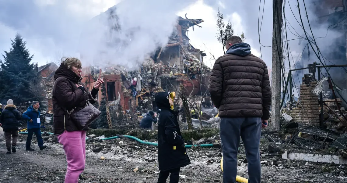 US special ops veterans are teaching regular Ukrainians how to keep each other alive in a war that’s ‘just so blatantly civilian’