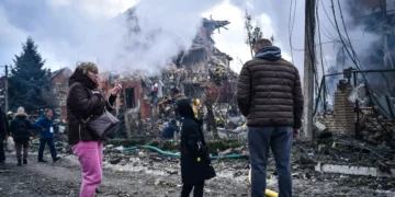 US special ops veterans are teaching regular Ukrainians how to keep each other alive in a war that’s ‘just so blatantly civilian’