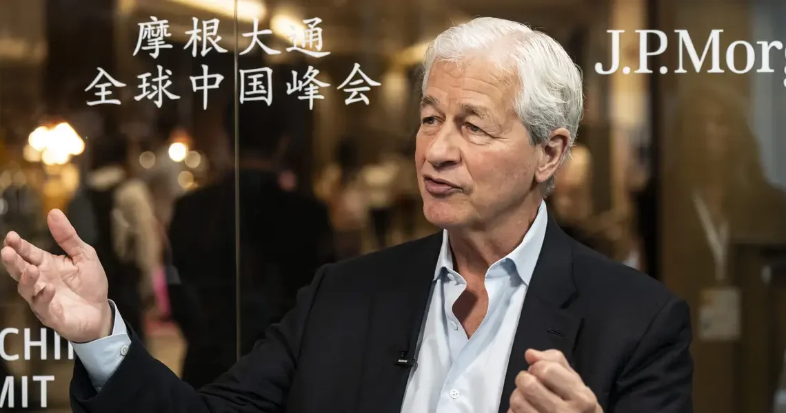 Jamie Dimon says JPMorgan will probably hire fewer bankers in the future — and more ‘AI people’