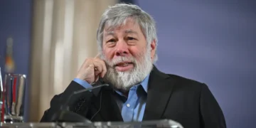 Apple cofounder Steve Wozniak got cheers, not boos, after telling students they ‘all have AI — actual intelligence’