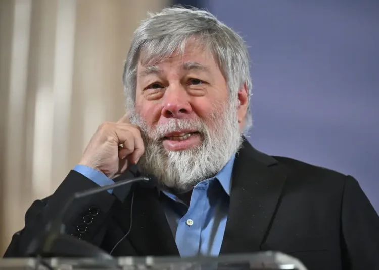 Apple cofounder Steve Wozniak got cheers, not boos, after telling students they ‘all have AI — actual intelligence’