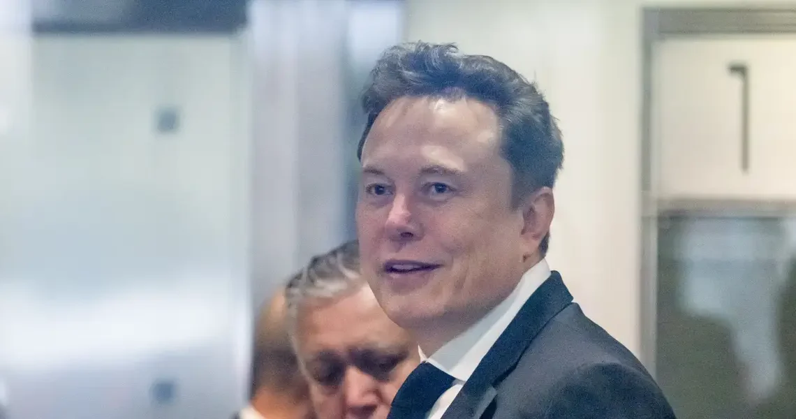 Elon Musk’s wealth jumps to a record $722 billion as SpaceX’s IPO filing shines new light on his finances