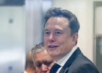 Elon Musk’s wealth jumps to a record $722 billion as SpaceX’s IPO filing shines new light on his finances