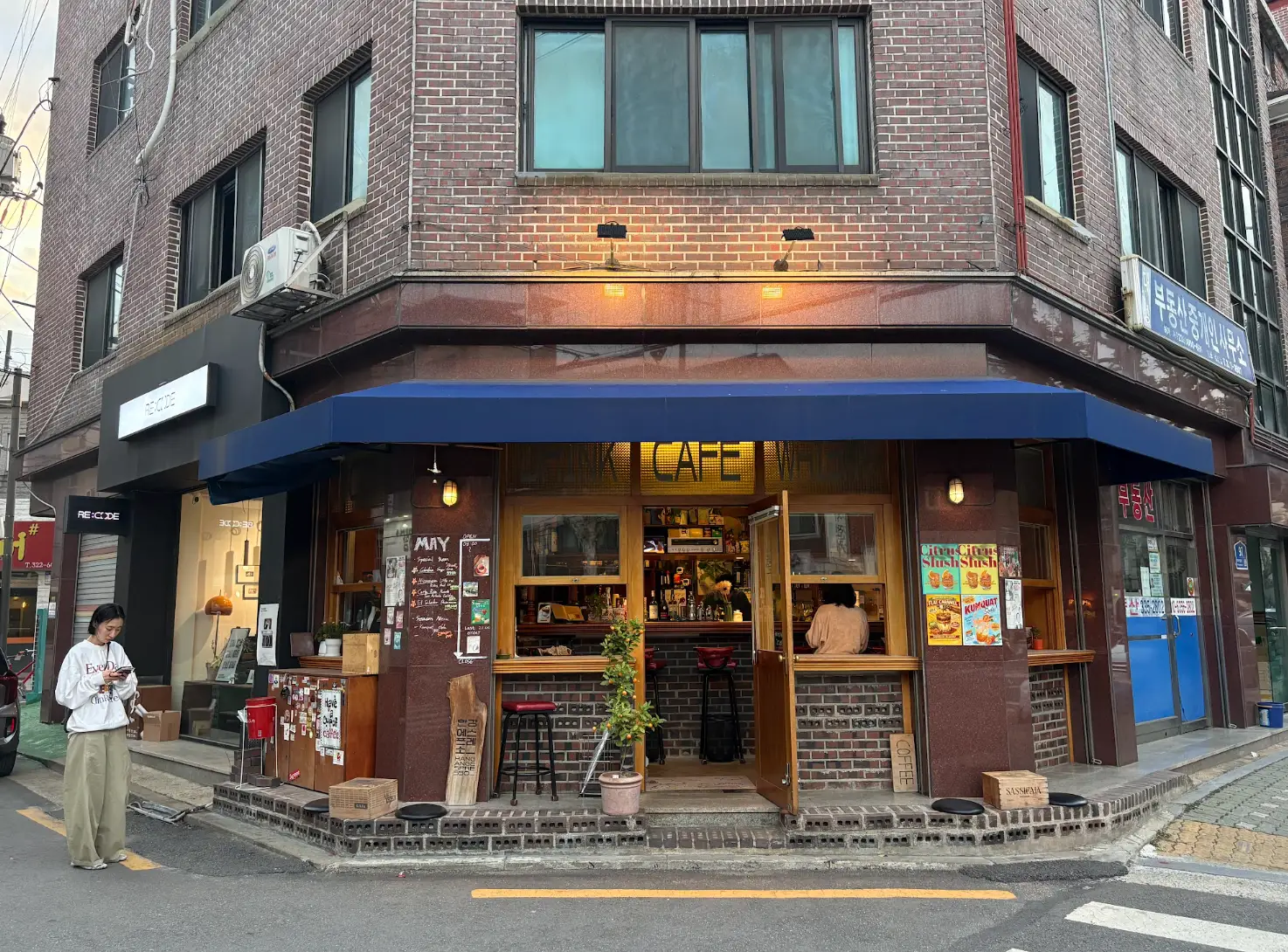 A café on a street in Mangwon-dong, Seoul.