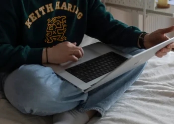 WFH is a bigger driver of entry-level job woes than AI, researchers say