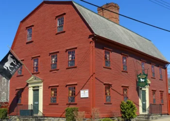 The oldest restaurant in every state