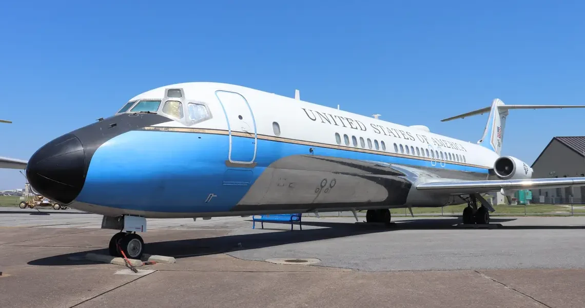 See inside a historic Air Force Two plane used by vice presidents and first ladies during 5 presidencies